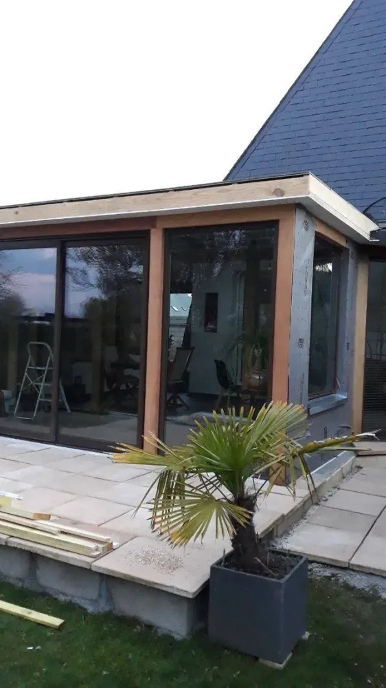 Veranda vitre construction