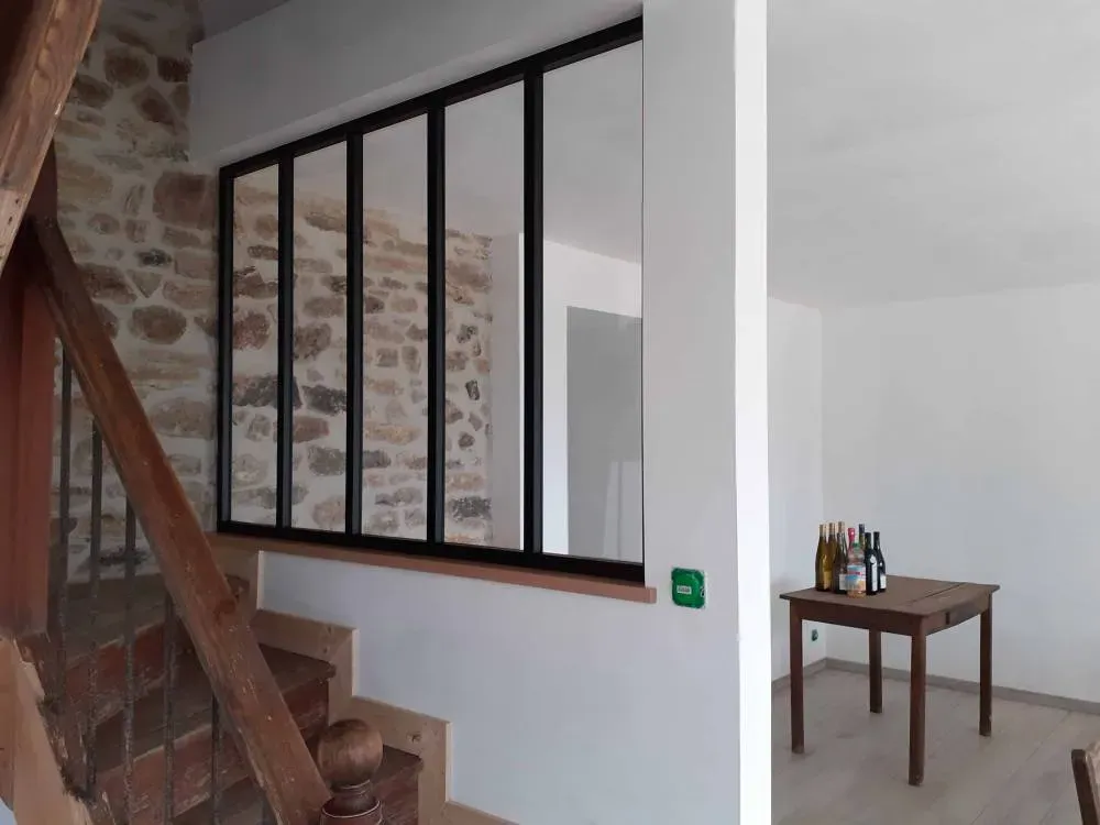 Verriere interieur et escalier